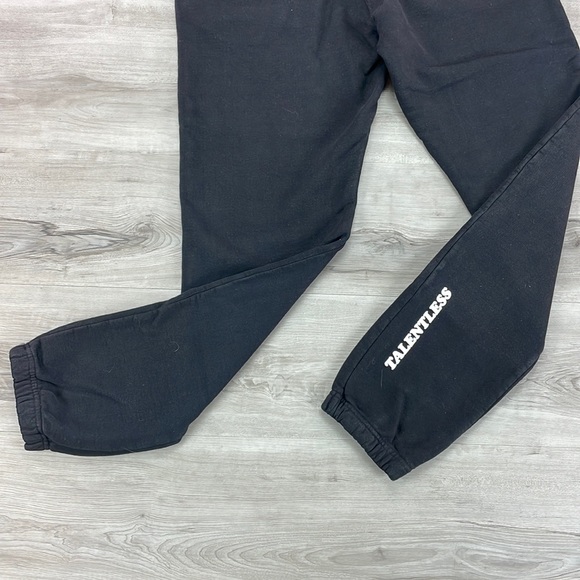 TALENTLESS IM STAYING HOME SWEATPANTS - Picture 11 of 12